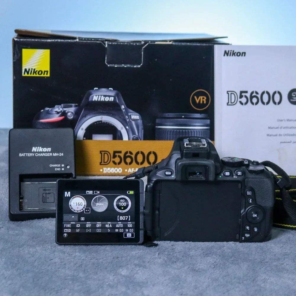 Mint Nikon 5600 DSLR Camera Body